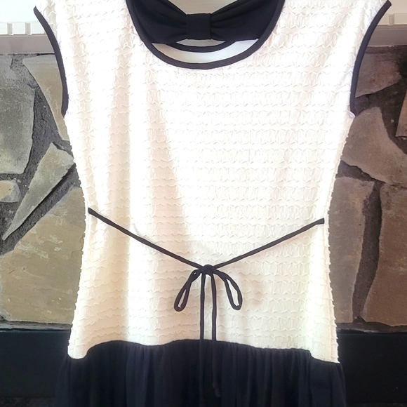 GIRL'S SPEECHLESS DRESS 10 - Picture 9 of 13